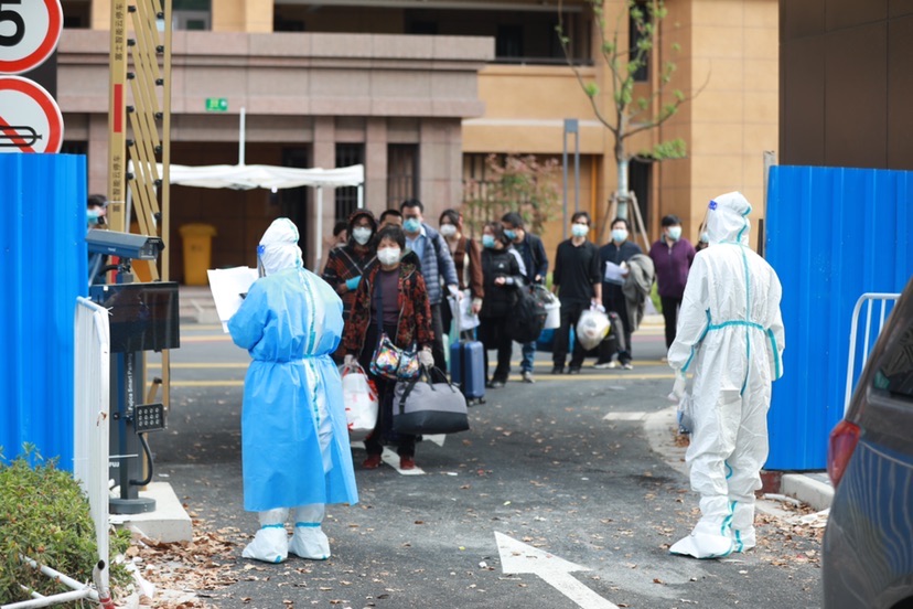 出院患者|单日最高791人!上海一方舱医院迎来一波出院潮