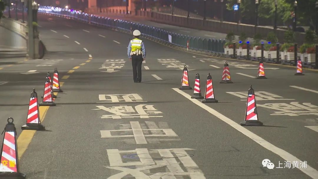 隔离|直击!区交界隔离设施拆除!沪公交线路陆续恢复