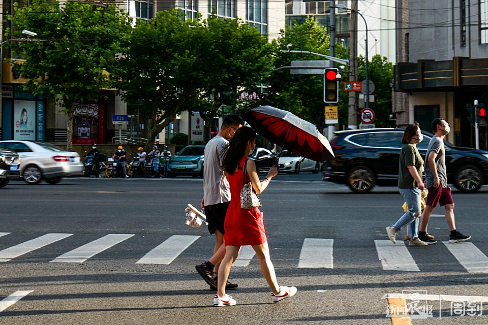 外滩|实拍!申城迎来高温40℃天,上海人这样出街!