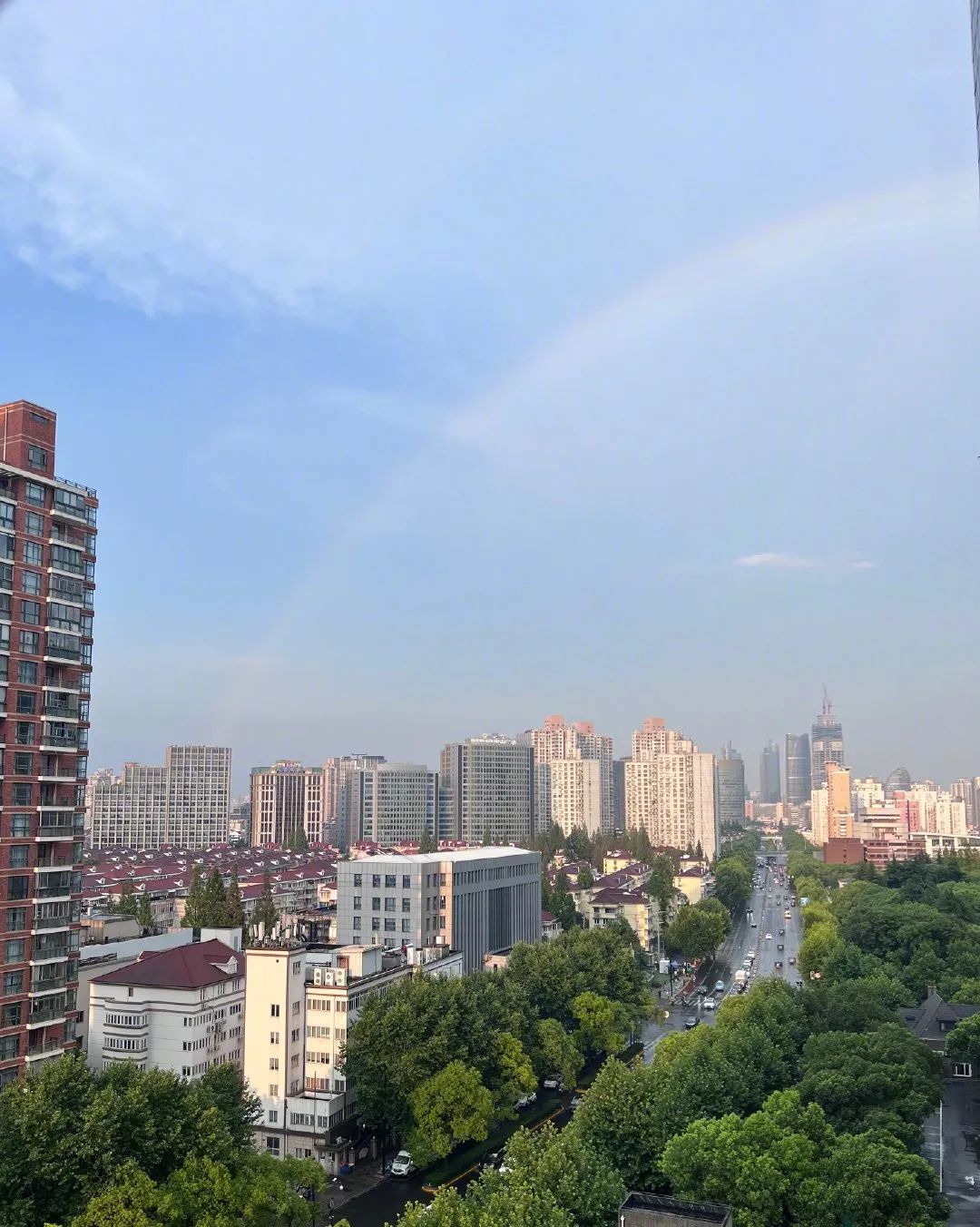 美景|上海人实拍雨后彩虹太美了!照片大合集有你吗?
