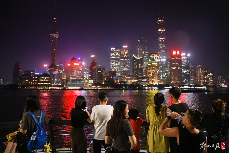 迎峰度夏|今夜外滩不亮灯?抵挡不了上海人想吹江风的心…