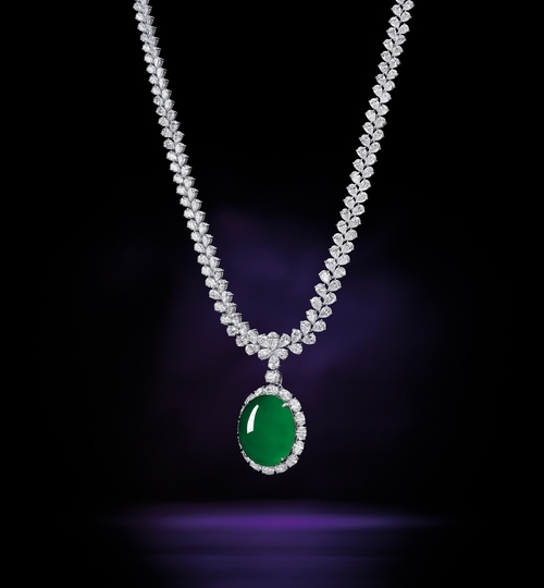 价值高达6800万幸运之星翡翠项链亮相上海