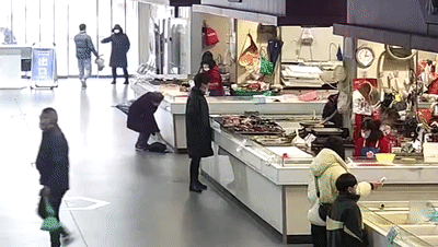 菜场|鱼摊老板娘火了!网友:以后买鱼就找她