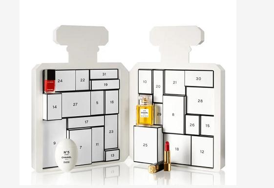 欺诈行为|香奈儿盲盒一个825美元,网友开箱后怒了:这是欺诈!