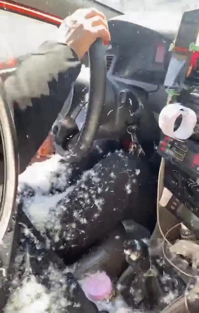 爆炸|上海一女子羽绒服竟然发生爆炸?!小常识来了!