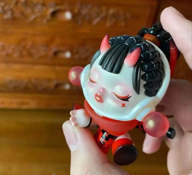 鹿鹿|泡泡玛特被指官方售出的“隐藏款”盲盒系“非正品”，消费者售后遇真假罗生门丨消保委关注