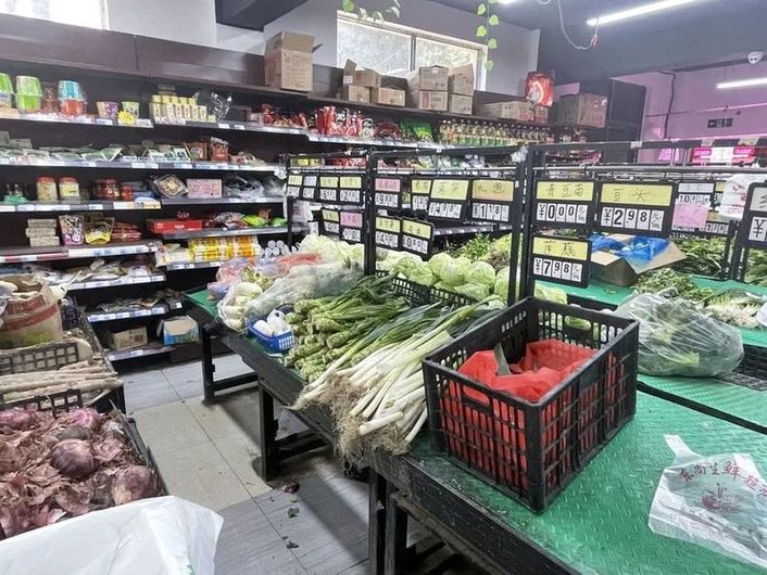 防范区|直击4.11上海"防范区"公布 居民外出理发买菜不亦乐乎