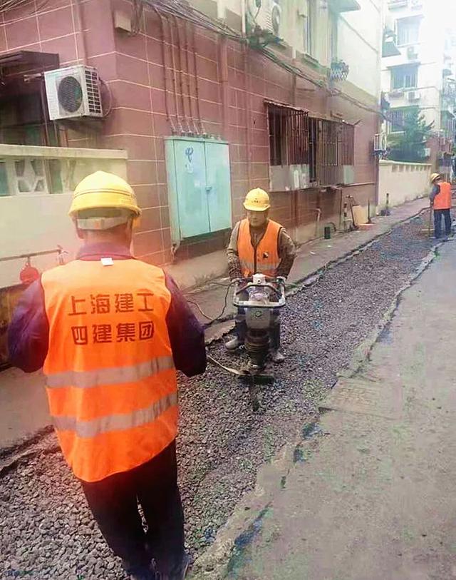 投喂|24个建筑工人被封上海小区:居民不时“投喂” 共同守护美丽家园