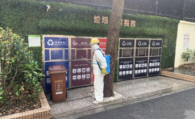 垃圾收集|消毒1218次!清除垃圾56.8吨!徐汇全力做好环境消杀→