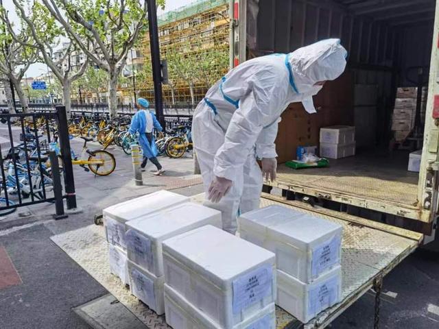 家乐福|上海大卖场复工中!沃尔玛、家乐福超80%门店已恢复线上营业,大润发已有门店恢复线下营业