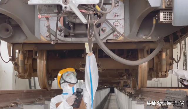 隧道股份|上海地铁发了一条微博,网友落泪:“快回来!想听报站声”