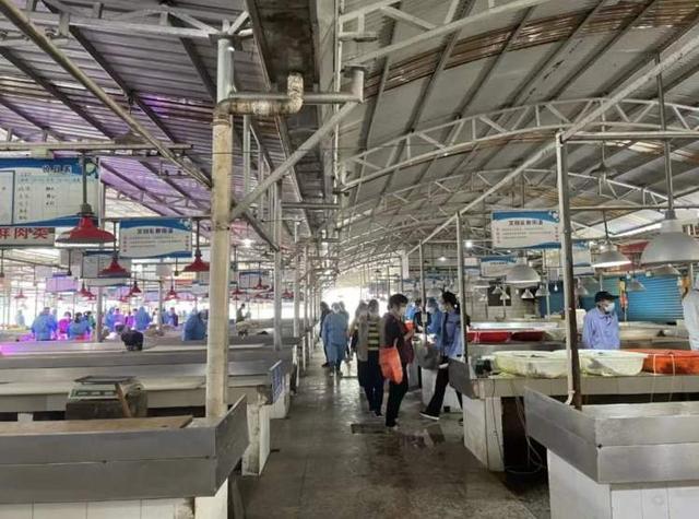 崇明|离正常生活又近了!崇明首批菜场有限开放,部分乡镇实现互通,18个乡镇的超市都开了