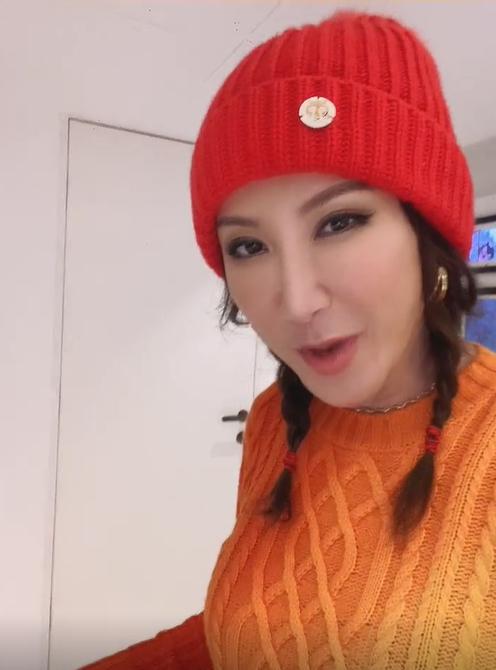 完美定义|47岁李玟近照活力四射 紧身衣凹凸有致太性感