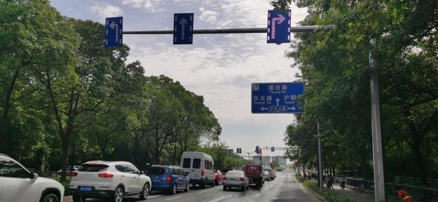 夏令热线|赞!那些让你闹心的路口终于不堵了!【夏令热线】