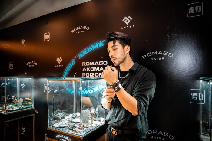 |“表”里不一 AKOMA?ROMAGO限定联名新品发布