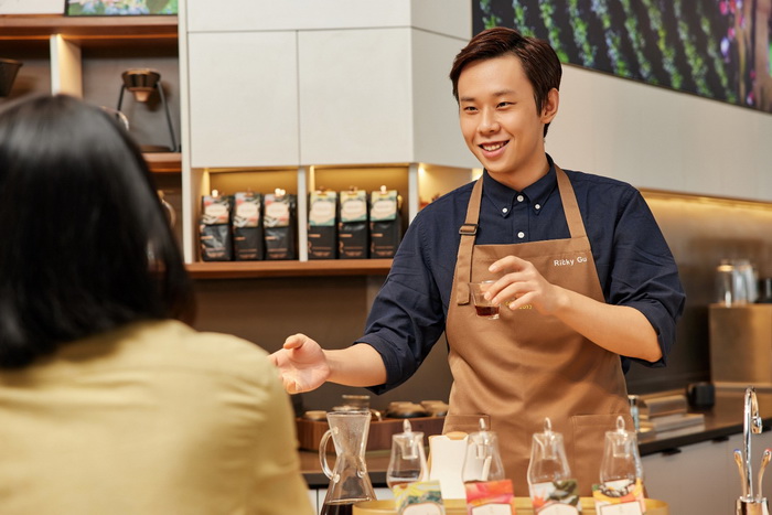 |探索绿色零售新模式 星巴克"最绿门店"落户上海