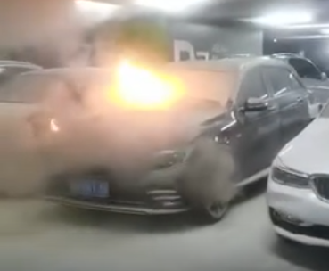 排气歧管|62万买的进口奔驰在停车场起火 奔驰:不承担任何责任