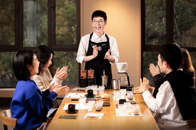 |以数字创新焕新第三空间 星巴克1971客厅.专星送新功能等首发美团