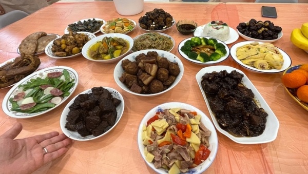 租房|上海公租房、动迁房混居的万人小区,“新上海人”与“本地阿姨”一同过年