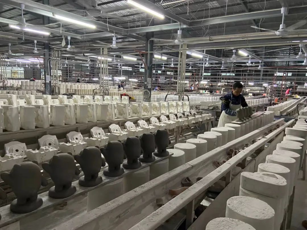 十四五|冰墩墩背后的“世界陶瓷之都”!订单排到3月中旬以后 茅台迪士尼都是客户