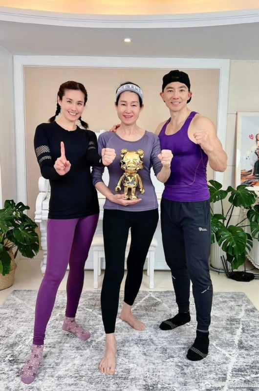 扣篮|突然爆火,全网都等着刘畊宏“批作业”