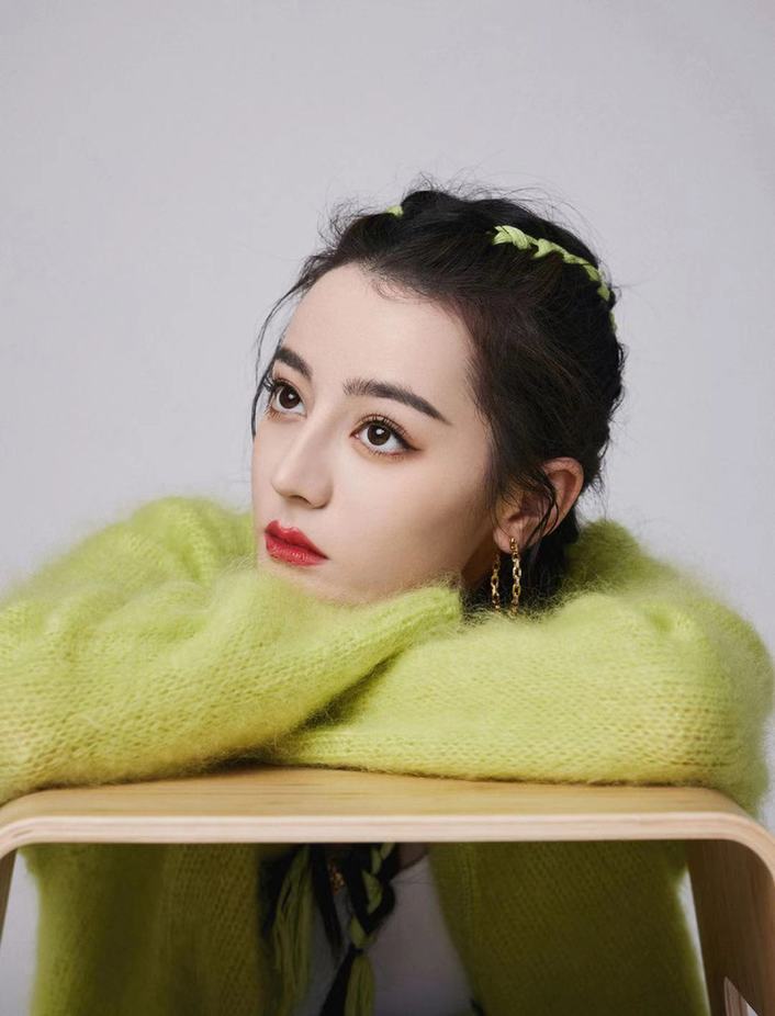 性感|迪丽热巴开叉裙秀白皙长腿 性感撩发蝴蝶背美哭