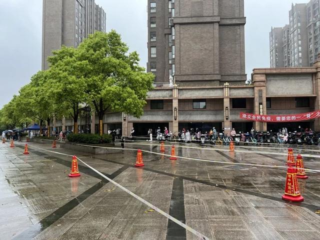 三区|直击杨浦“三区”核酸筛查现场→