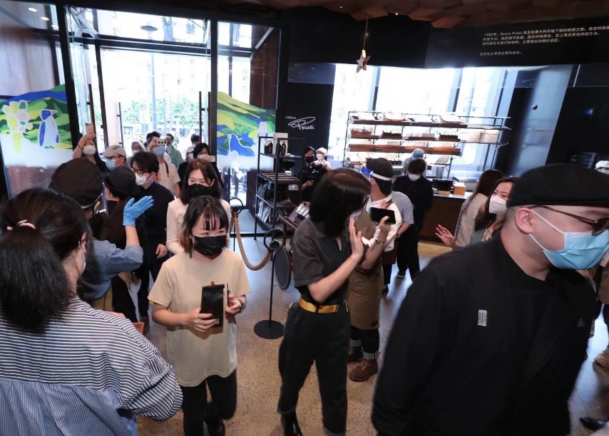 |上海人的咖啡快乐回来了 咖啡奇幻乐园重启 星巴克上海近600店复工