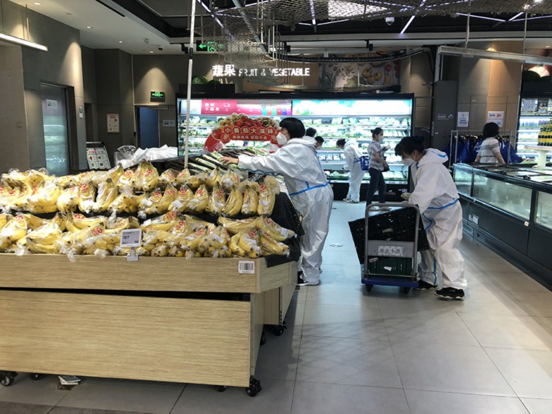 上海青|上海7家超市肉菜水果比价:青菜价格差异大,便宜猪肉不好买