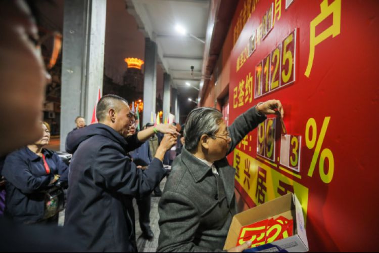 旧改|“幸亏两年前我们搬出来了!”告别宝兴里之后,今年他们都在说同一句话