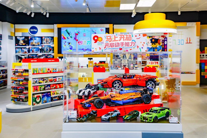 |创意玩乐体验 上海前滩太古里乐高授权专卖店年度首开