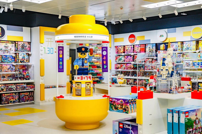 |创意玩乐体验 上海前滩太古里乐高授权专卖店年度首开