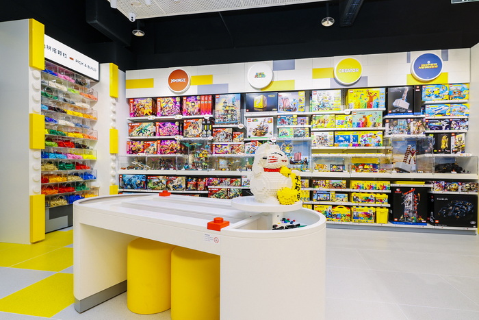 |创意玩乐体验 上海前滩太古里乐高授权专卖店年度首开