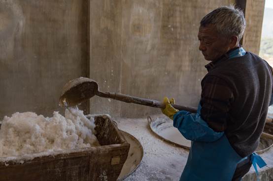 |古村里的新车间 拼多多助力“舌尖上的诺邓火腿”产业振兴