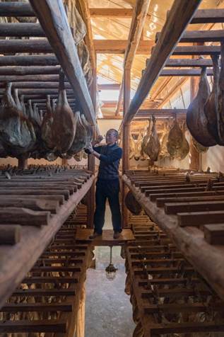 |古村里的新车间 拼多多助力“舌尖上的诺邓火腿”产业振兴