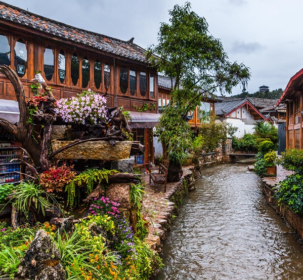 机票预订|“避暑游”成热点！这地机票预订增2倍，酒店2000一晚还满客！