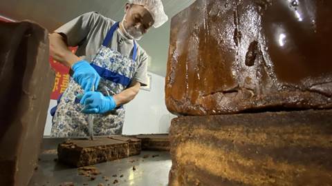 |90后拼多多新农人的情怀 传承百年古法技艺带民致富