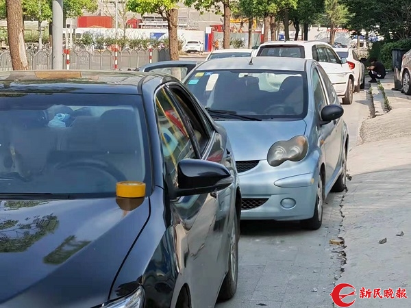 非机动车道|夏令热线|300米路,7家汽修店摆下“连营”!多个部门管了三四年,还是乱乱乱