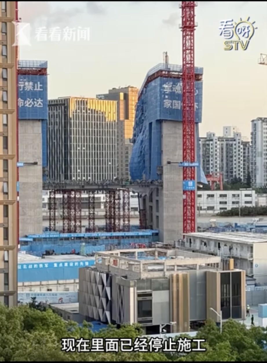京东上海总部大楼“歪”了？当地通报！