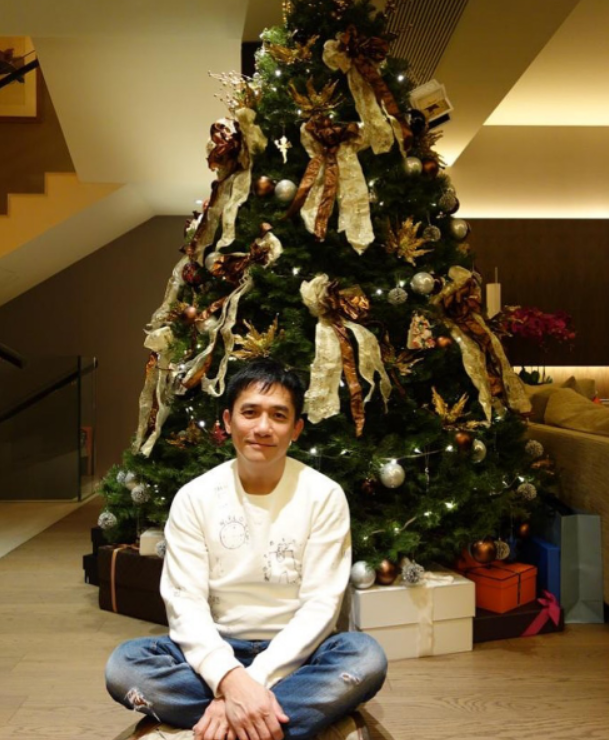 梁朝伟|刘嘉玲在上海为母亲庆生 老公梁朝伟难得出镜陪伴