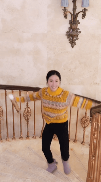 豪宅|42岁叶璇豪宅内景曝光 楼梯富丽堂皇太壕了！